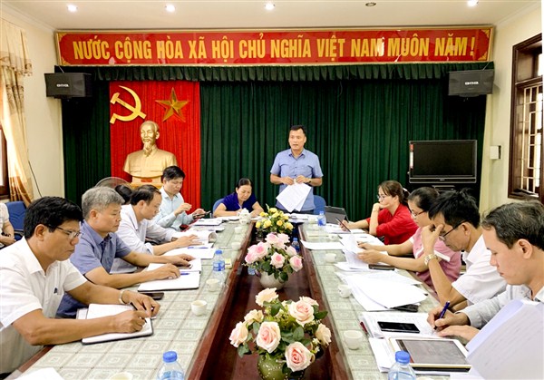 Thường trực HĐND huyện giám sát công tác quản lý đất đai tại xã Kiêu Kỵ.